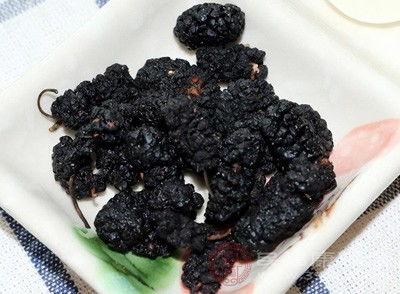 吃二甲双瓜拉黑屎正常吗