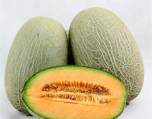 黑妹吃哈密瓜图片高清视频,高清视频捕捉甜蜜时光