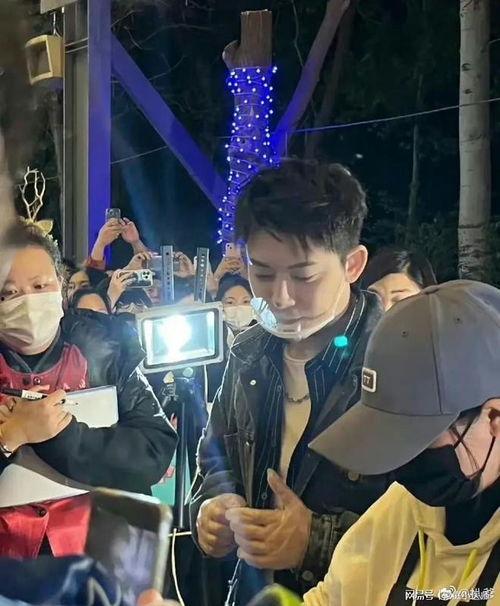 明星网红夜市摆摊视频,人气爆棚，现场热闹非凡