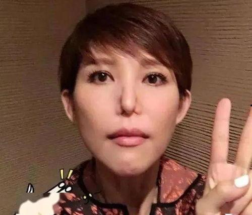 模仿韩国女明星网红,揭秘韩国女明星的时尚魅力与网络影响力