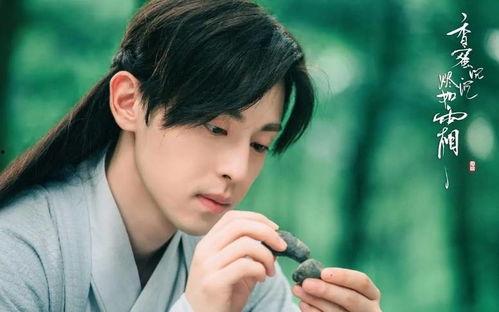 会长吃瓜爆料邓伦李沁,吃瓜群众热议明星恋情