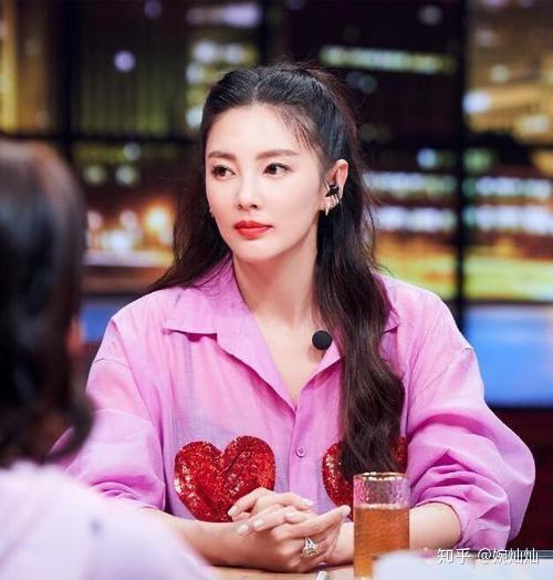 娱乐圈白鹿吃瓜是真的吗,娱乐圈白鹿吃瓜事件真相揭秘