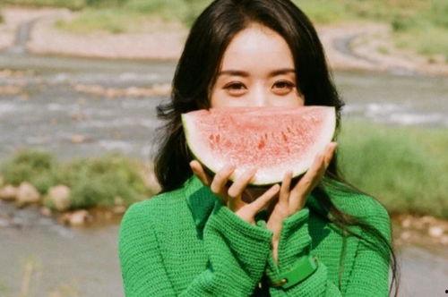 赵丽颖吃瓜娱乐圈图片,揭秘明星幕后故事