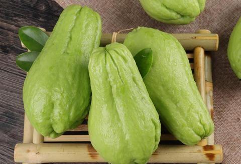 吃佛手瓜拉黑便吗,佛手瓜食用与拉黑便的关系探究