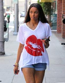 明星网红短裤图片女,网红明星引领时尚新风尚